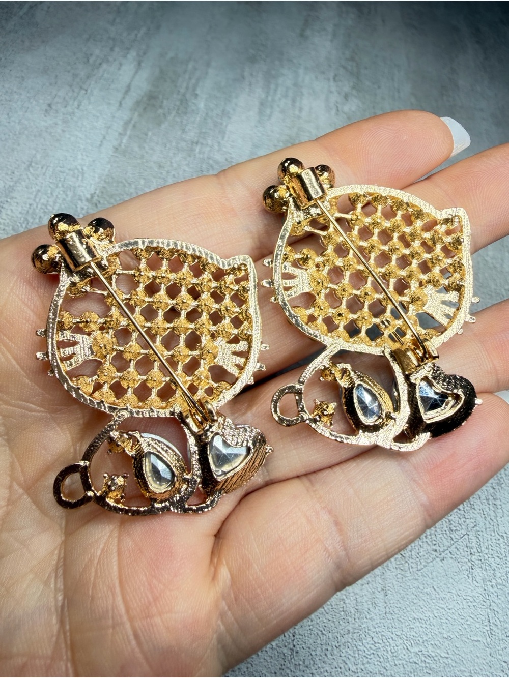 Hello Kitty Style Rhinestone Cat Brooch Pendants Set of 2 Pink Blue 1.85 Inches - Picture 5 of 8